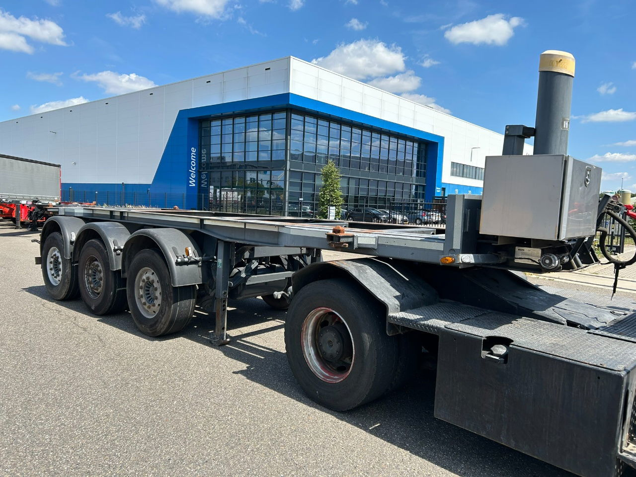 Mafa 2 x in stock 20 ft tipping chassis / disc brakes / lifting axle / alcoa wheels - Semi-reboque transportador de contêineres/ Caixa móvel: foto 2 Mafa 2 x in stock 20 ft tipping chassis / disc brakes / lifting axle / alcoa wheels - Semi-reboque transportador de contêineres/ Caixa móvel: foto 2