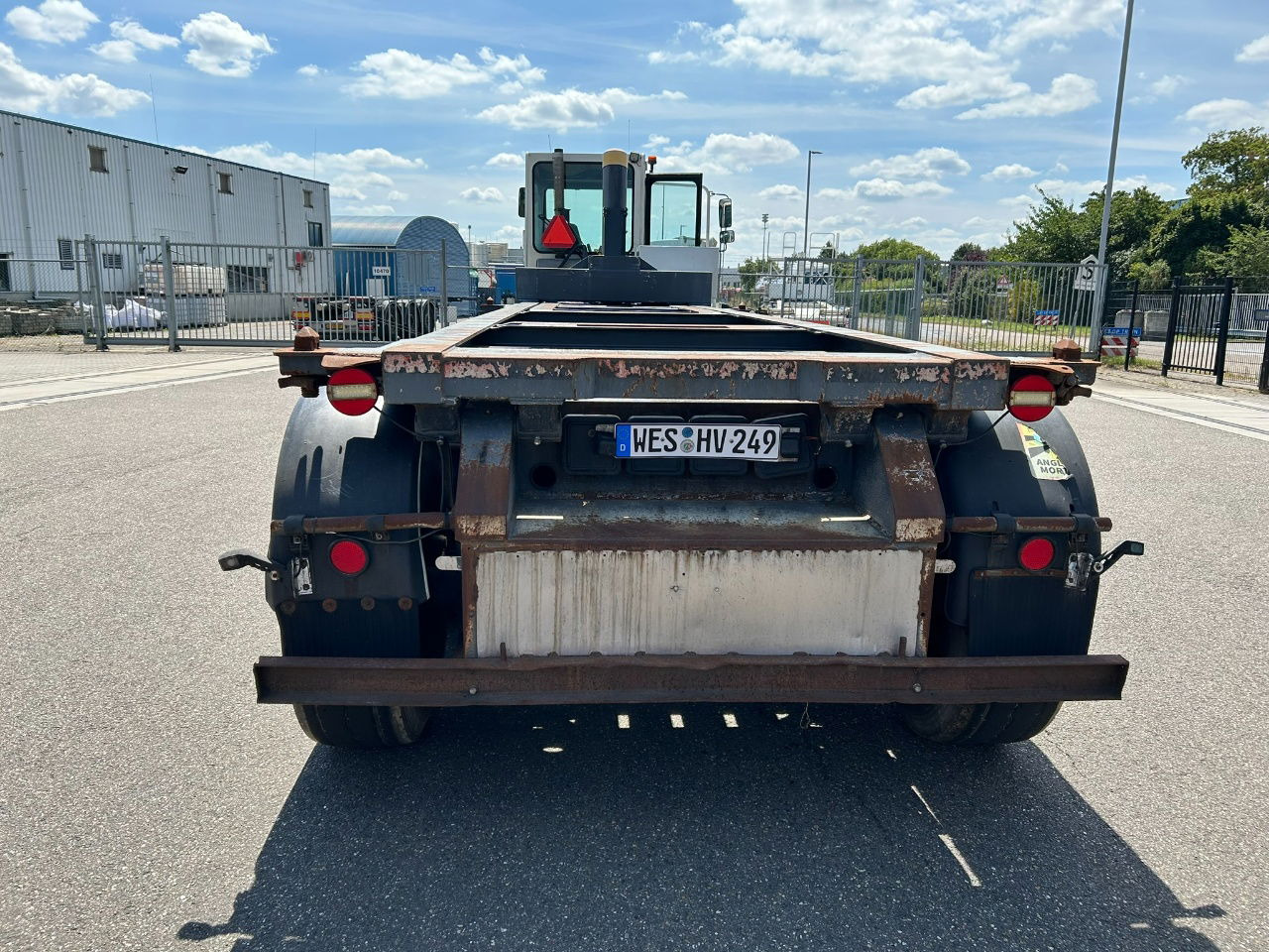 Mafa 2 x in stock 20 ft tipping chassis / disc brakes / lifting axle / alcoa wheels - Semi-reboque transportador de contêineres/ Caixa móvel: foto 4 Mafa 2 x in stock 20 ft tipping chassis / disc brakes / lifting axle / alcoa wheels - Semi-reboque transportador de contêineres/ Caixa móvel: foto 4