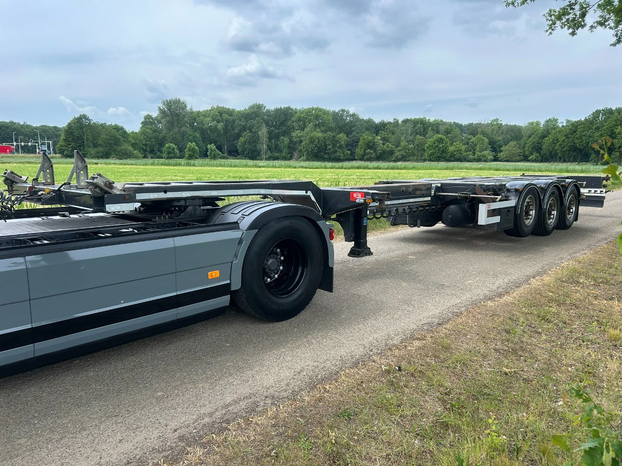 Pacton ET3 / Bpw Disc / Lifting axle / 2x20/30/40/45 ft hc / Tyres 80 / Tuf 3-20 - Semi-reboque transportador de contêineres/ Caixa móvel: foto 5 Pacton ET3 / Bpw Disc / Lifting axle / 2x20/30/40/45 ft hc / Tyres 80 / Tuf 3-20 - Semi-reboque transportador de contêineres/ Caixa móvel: foto 5