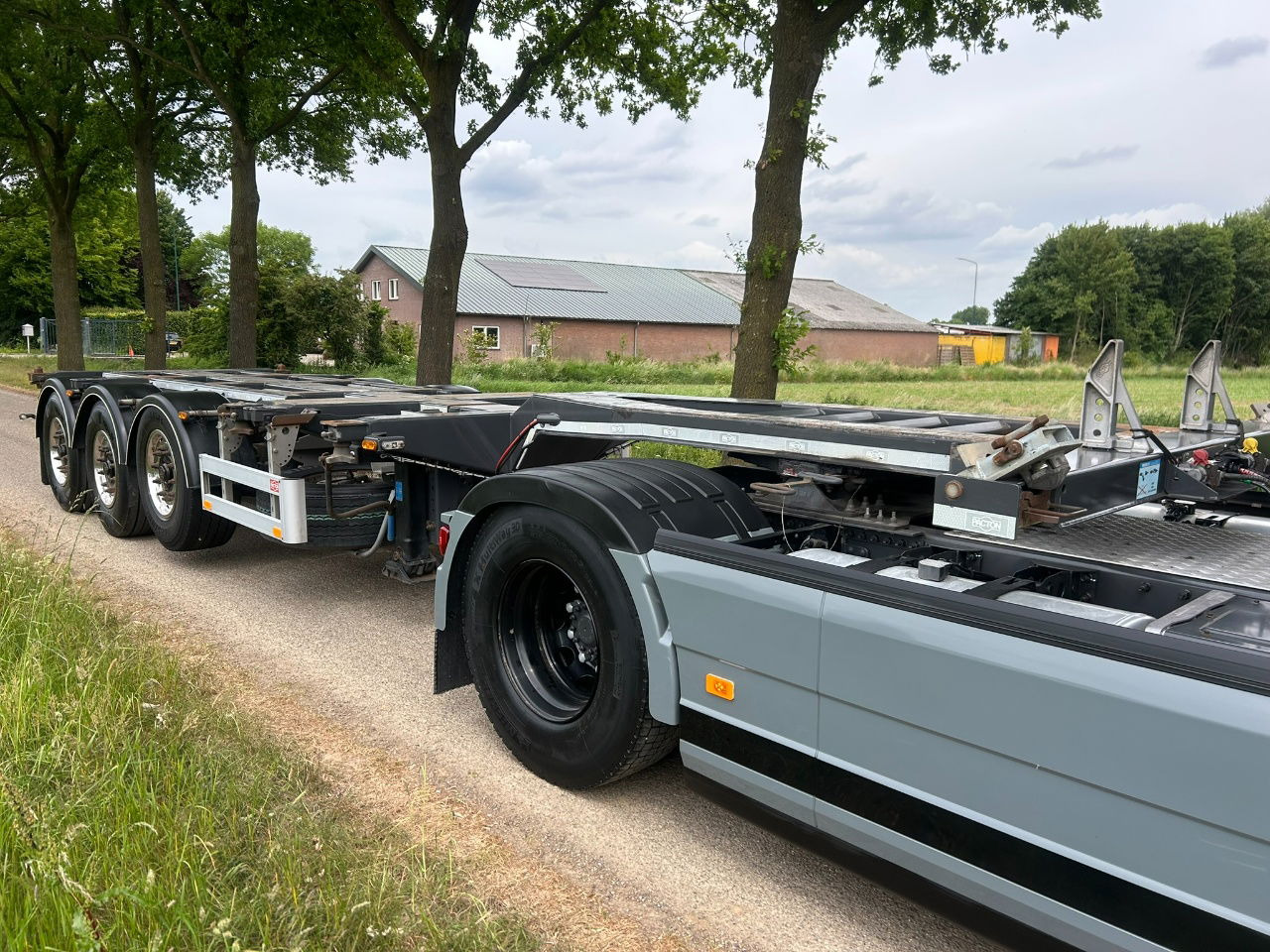 Pacton ET3 / Bpw Disc / Lifting axle / 2x20/30/40/45 ft hc / Tyres 80 / Tuf 3-20 - Semi-reboque transportador de contêineres/ Caixa móvel: foto 2 Pacton ET3 / Bpw Disc / Lifting axle / 2x20/30/40/45 ft hc / Tyres 80 / Tuf 3-20 - Semi-reboque transportador de contêineres/ Caixa móvel: foto 2