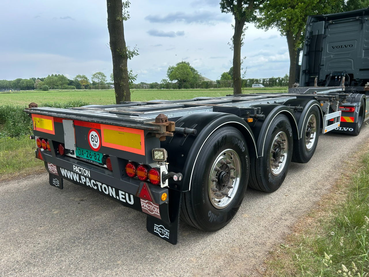 Pacton ET3 / Bpw Disc / Lifting axle / 2x20/30/40/45 ft hc / Tyres 80 / Tuf 3-20 - Semi-reboque transportador de contêineres/ Caixa móvel: foto 3 Pacton ET3 / Bpw Disc / Lifting axle / 2x20/30/40/45 ft hc / Tyres 80 / Tuf 3-20 - Semi-reboque transportador de contêineres/ Caixa móvel: foto 3