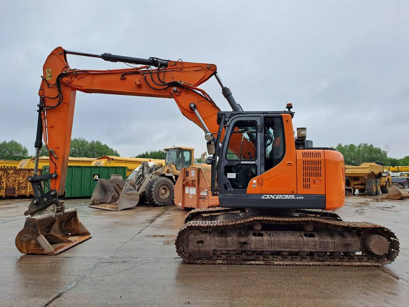 Doosan DX235LCR-5 (+ 3 Buckets) - Escavadora de rastos: foto 1 Doosan DX235LCR-5 (+ 3 Buckets) - Escavadora de rastos: foto 1