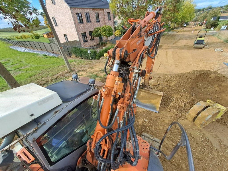 Escavadora de rastos Hitachi ZX135US: foto 18