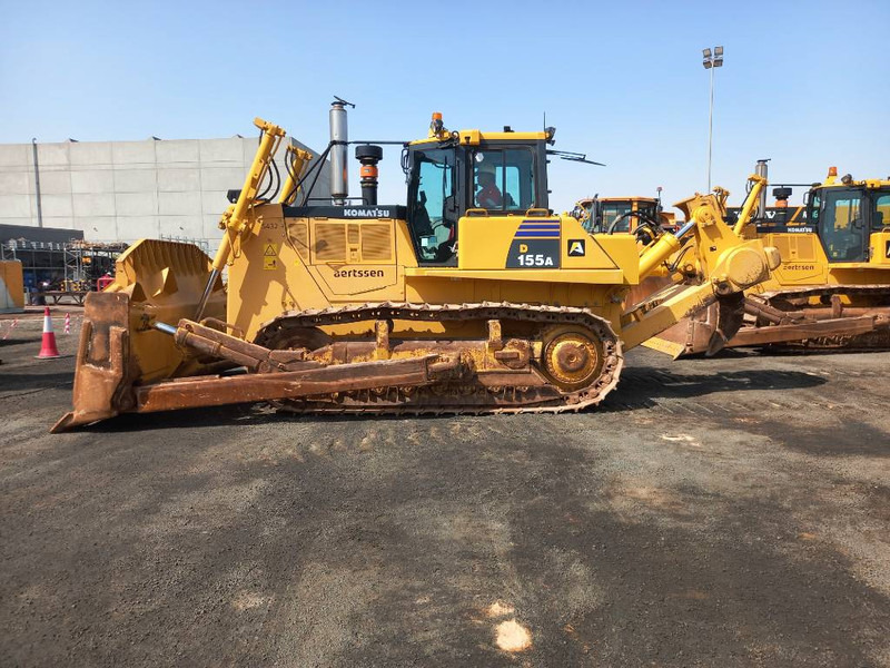 Komatsu D155A-6R (4 Pcs available in Abu Dhabi) - Buldôzer: foto 1 Komatsu D155A-6R (4 Pcs available in Abu Dhabi) - Buldôzer: foto 1