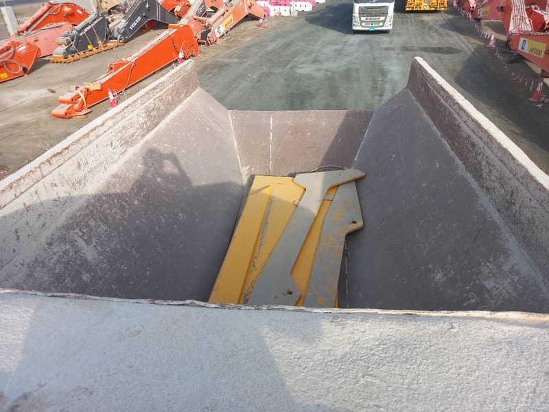 Komatsu HM400-3R (4 pcs available in Abu Dhabi) - Caminhão articulado: foto 5 Komatsu HM400-3R (4 pcs available in Abu Dhabi) - Caminhão articulado: foto 5