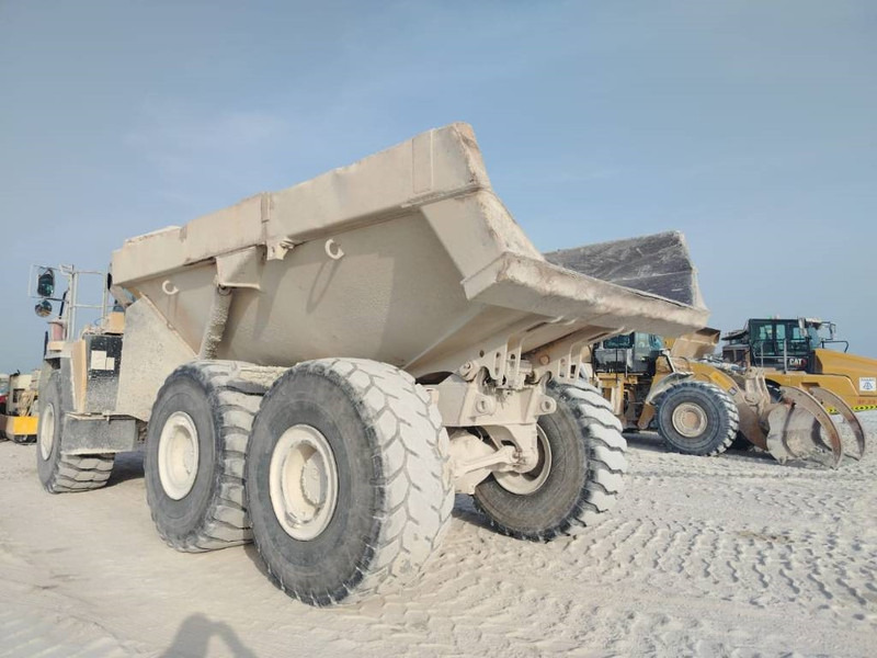 Komatsu HM400-3R (4 pieces available in Abu Dhabi) - Caminhão articulado: foto 5 Komatsu HM400-3R (4 pieces available in Abu Dhabi) - Caminhão articulado: foto 5