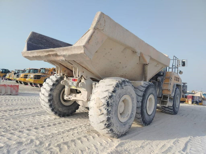 Komatsu HM400-3R (4 pieces available in Abu Dhabi) - Caminhão articulado: foto 5 Komatsu HM400-3R (4 pieces available in Abu Dhabi) - Caminhão articulado: foto 5