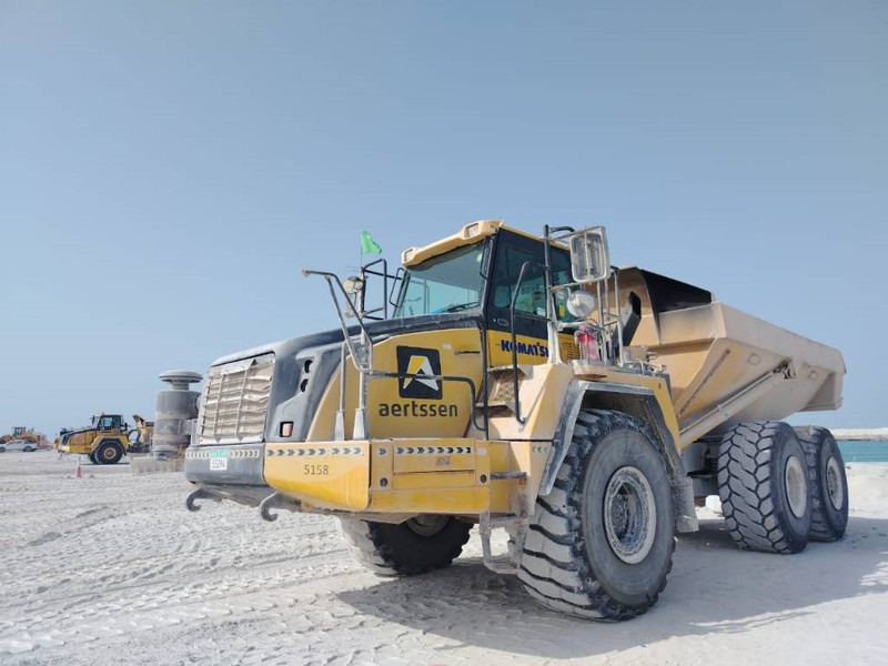Komatsu HM400-3R (4 pieces available in Abu Dhabi) - Caminhão articulado: foto 3 Komatsu HM400-3R (4 pieces available in Abu Dhabi) - Caminhão articulado: foto 3