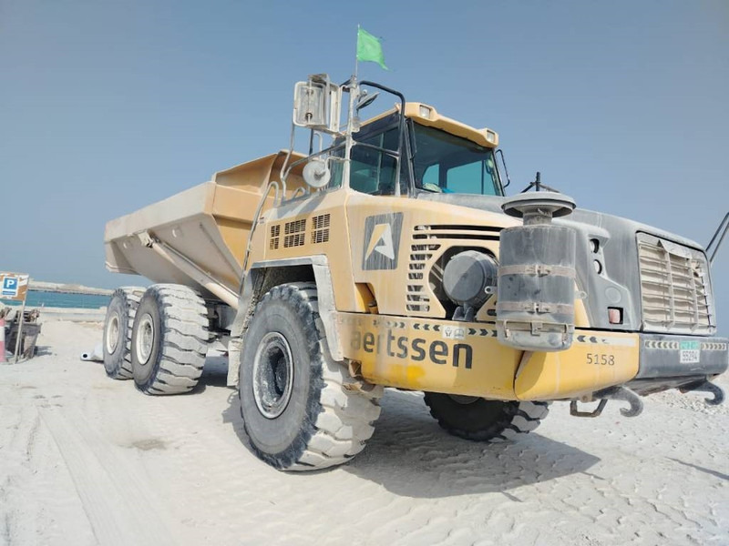 Komatsu HM400-3R (4 pieces available in Abu Dhabi) - Caminhão articulado: foto 4 Komatsu HM400-3R (4 pieces available in Abu Dhabi) - Caminhão articulado: foto 4