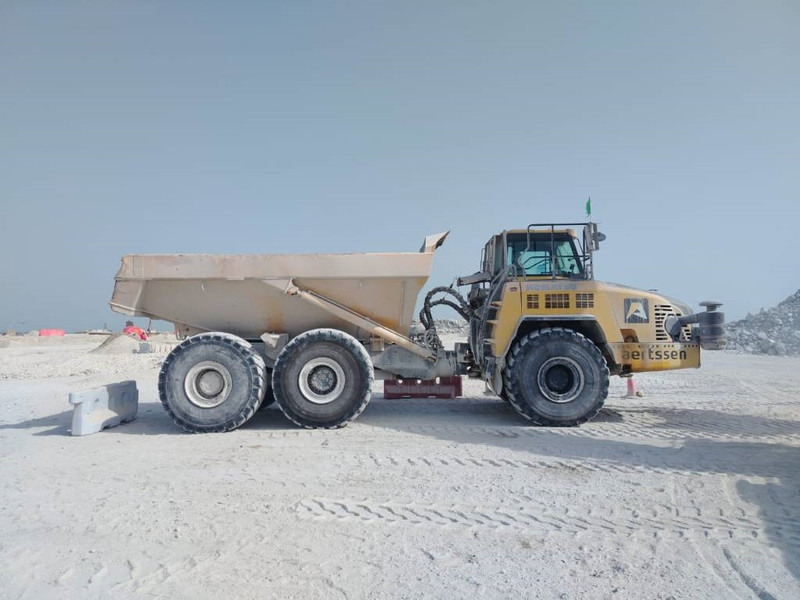 Komatsu HM400-3R (4 pieces available in Abu Dhabi) - Caminhão articulado: foto 2 Komatsu HM400-3R (4 pieces available in Abu Dhabi) - Caminhão articulado: foto 2