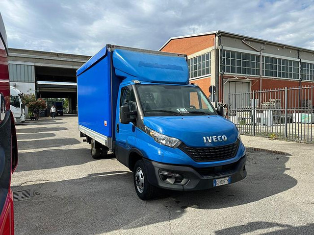 Iveco 35C16 - Carrinha de lona: foto 1 Iveco 35C16 - Carrinha de lona: foto 1