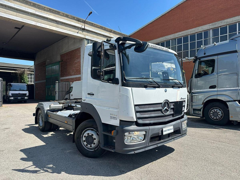 Mercedes-Benz Atego 13.23 - Camião chassi: foto 3 Mercedes-Benz Atego 13.23 - Camião chassi: foto 3