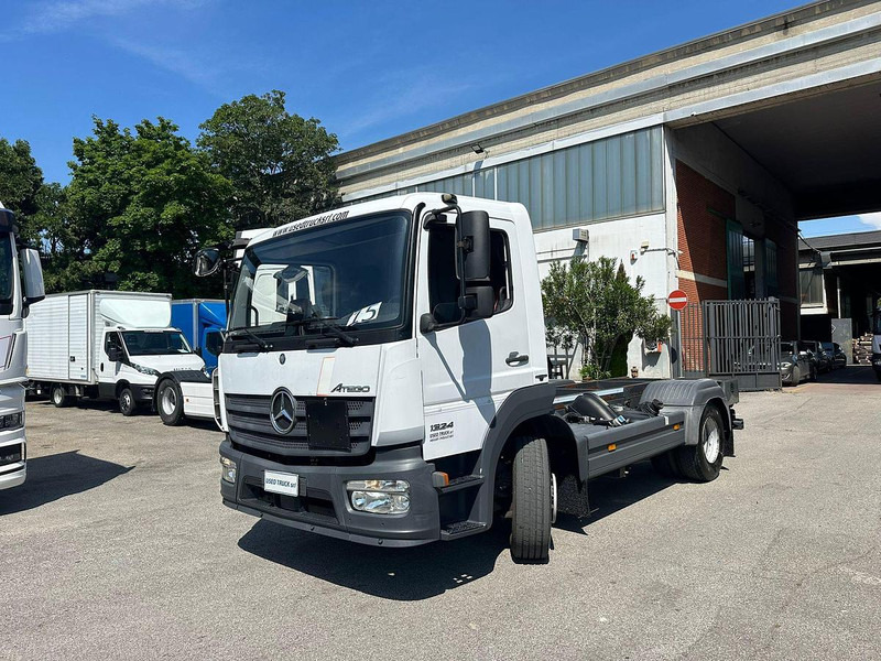 Mercedes-Benz Atego 13.23 - Camião chassi: foto 1 Mercedes-Benz Atego 13.23 - Camião chassi: foto 1