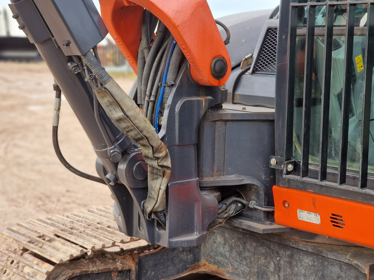 Mini escavadeira KUBOTA KX080-4. Metal tracks.: foto 9