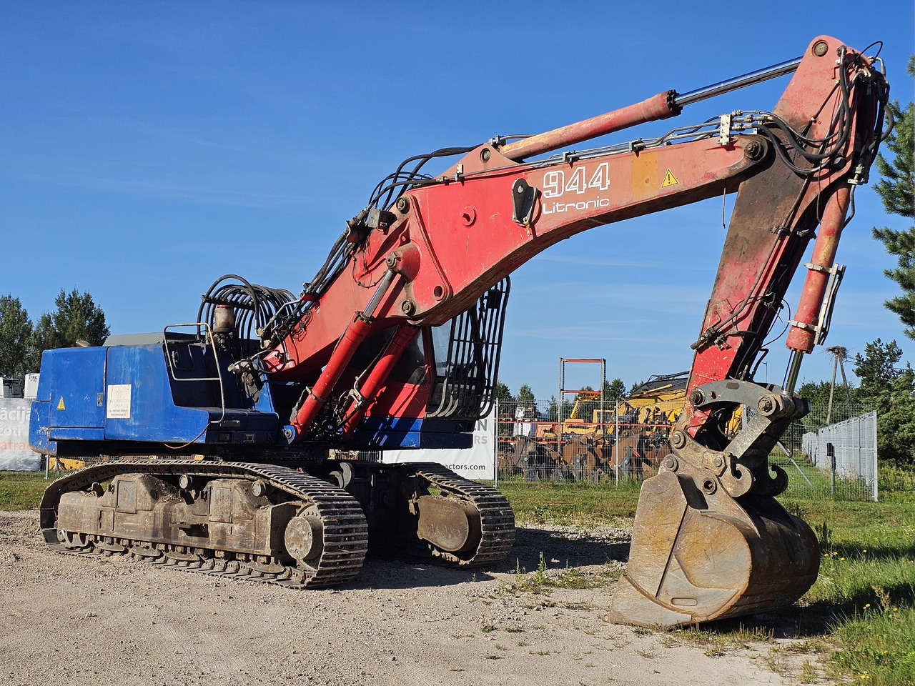 LIEBHERR R944B VH-HD. UHD boom and standart boom included. - Escavadeira de demolição: foto 3 LIEBHERR R944B VH-HD. UHD boom and standart boom included. - Escavadeira de demolição: foto 3