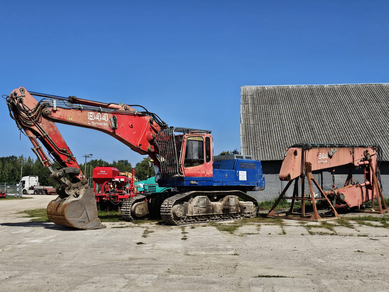 LIEBHERR R944B VH-HD. UHD boom and standart boom included. - Escavadeira de demolição: foto 3 LIEBHERR R944B VH-HD. UHD boom and standart boom included. - Escavadeira de demolição: foto 3