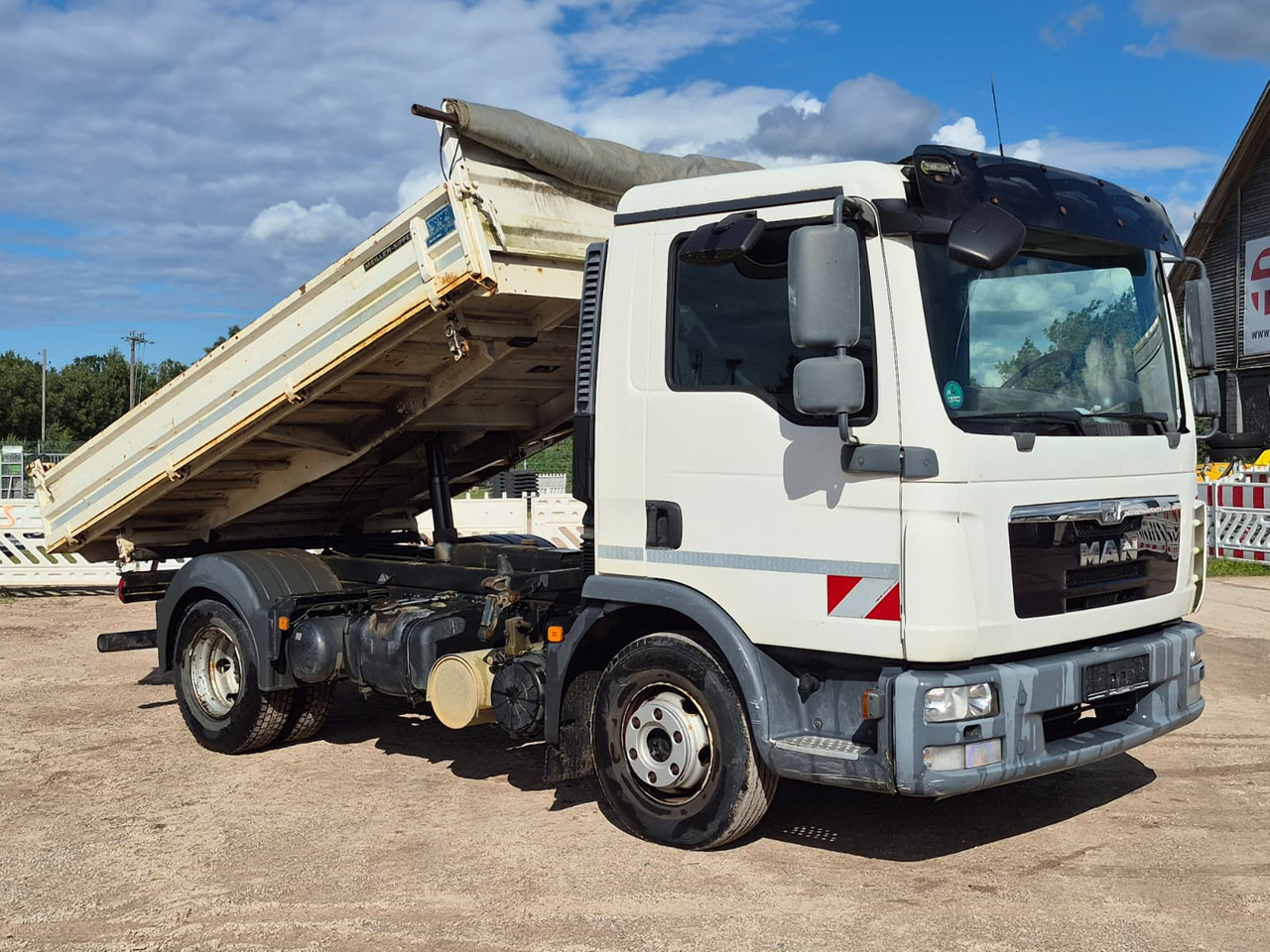 MAN TGL8.220, 83'600km! - Camião basculante: foto 5 MAN TGL8.220, 83'600km! - Camião basculante: foto 5