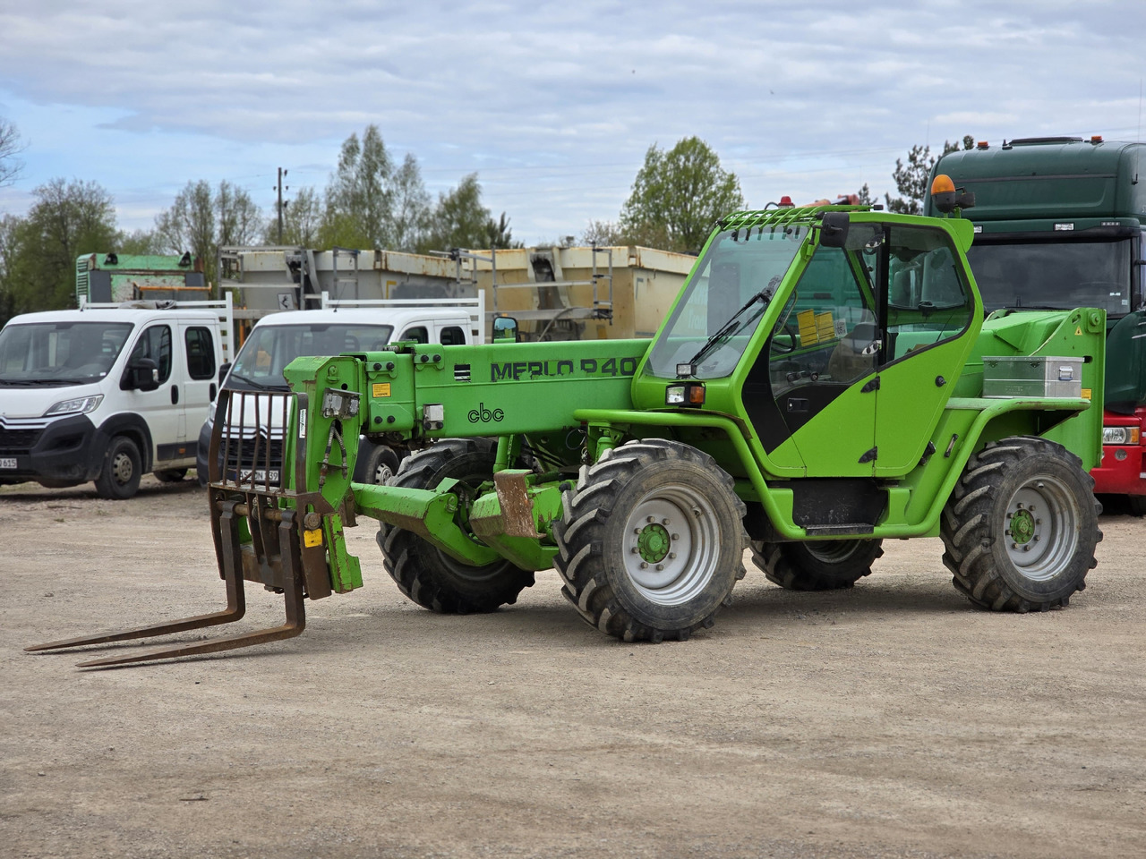 MERLO P40.14 K - Pá carregadora telescópica: foto 2 MERLO P40.14 K - Pá carregadora telescópica: foto 2