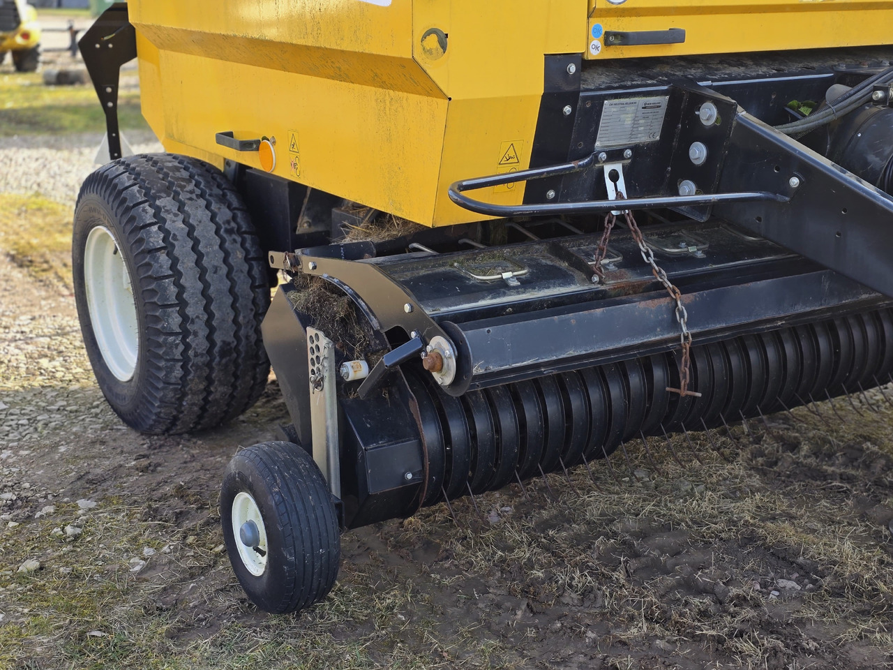 New Holland BR6090 - Enfardadeira de fardos redondos: foto 2 New Holland BR6090 - Enfardadeira de fardos redondos: foto 2