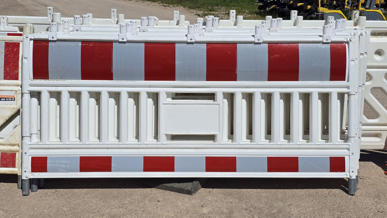 Nissen barrier fence. 2100x1100 - Ferramenta/ Equipamento: foto 1 Nissen barrier fence. 2100x1100 - Ferramenta/ Equipamento: foto 1