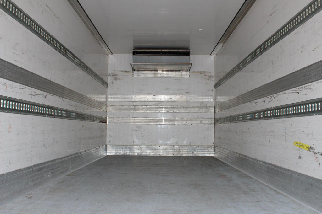 Renault Midlum 270 E5 TK T600R Strom LBW Seiten Tür FRC - Camião: foto 2 Renault Midlum 270 E5 TK T600R Strom LBW Seiten Tür FRC - Camião: foto 2