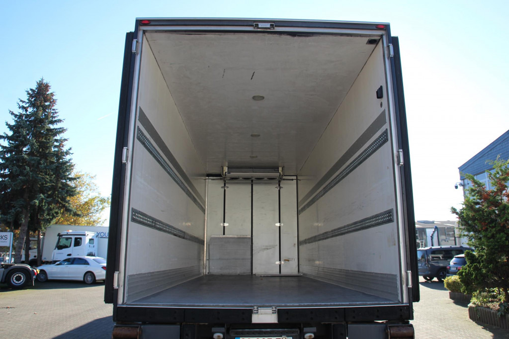 Daf CF 480 CS 950 Strom Schlafkabine Durchlade ZUG! - Camião frigorífico: foto 2 Daf CF 480 CS 950 Strom Schlafkabine Durchlade ZUG! - Camião frigorífico: foto 2