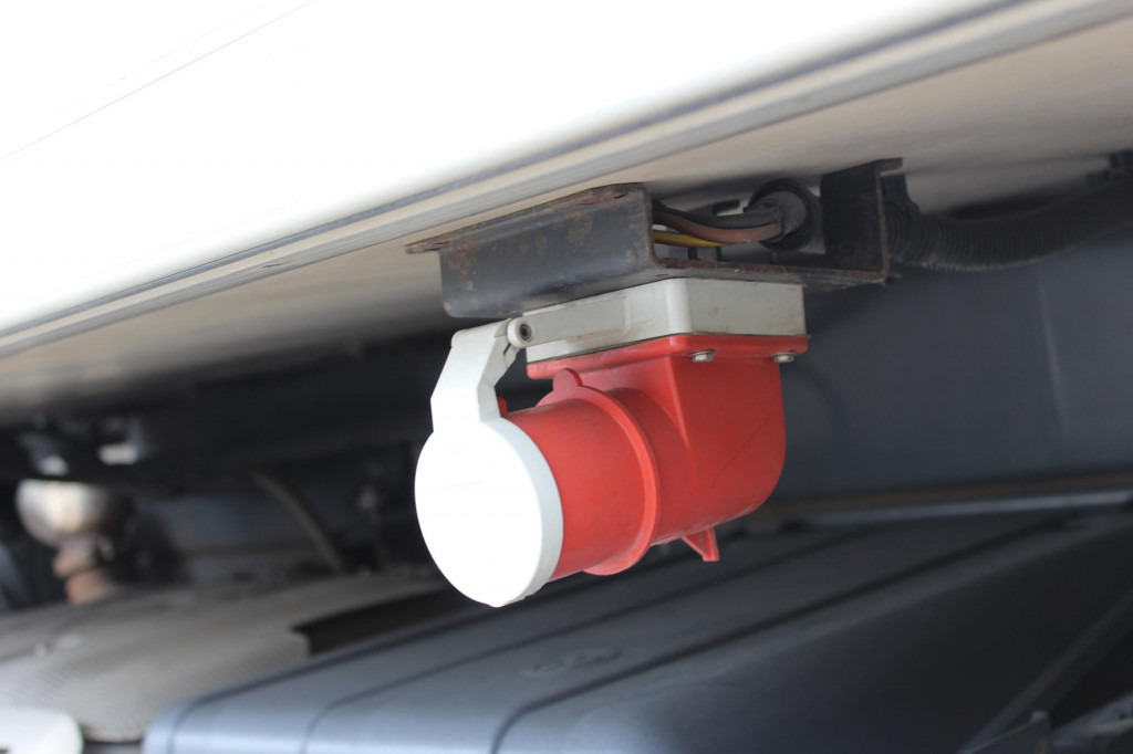 Iveco Eurocargo ML190-280L E6 CS 1250 Mt Tür+LBW FRC - Camião frigorífico: foto 5 Iveco Eurocargo ML190-280L E6 CS 1250 Mt Tür+LBW FRC - Camião frigorífico: foto 5