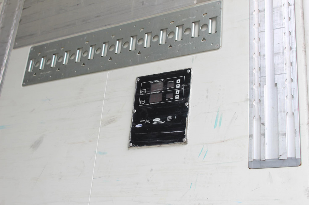 Krone CV 1950 MT Bi-Temp Doppelstock Blumen Aluboden - Semi-reboque frigorífico: foto 5 Krone CV 1950 MT Bi-Temp Doppelstock Blumen Aluboden - Semi-reboque frigorífico: foto 5