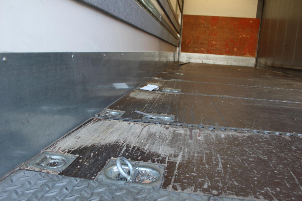 MAN TGM 18.290 Plane-Koffer 7,5 m Klima 499TKm - Camião de lona: foto 3 MAN TGM 18.290 Plane-Koffer 7,5 m Klima 499TKm - Camião de lona: foto 3