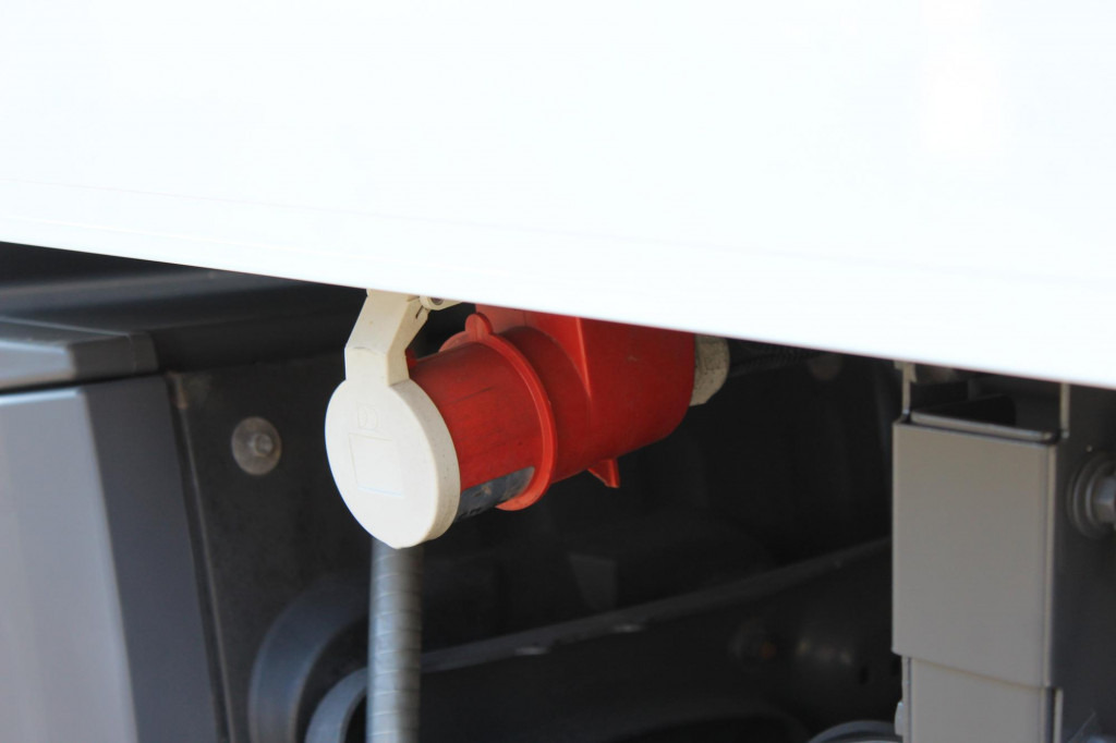 Mercedes-Benz Actros 1830 E6 TK T-1200R Multi Bi-Temp LBW AHK - Camião frigorífico: foto 4 Mercedes-Benz Actros 1830 E6 TK T-1200R Multi Bi-Temp LBW AHK - Camião frigorífico: foto 4