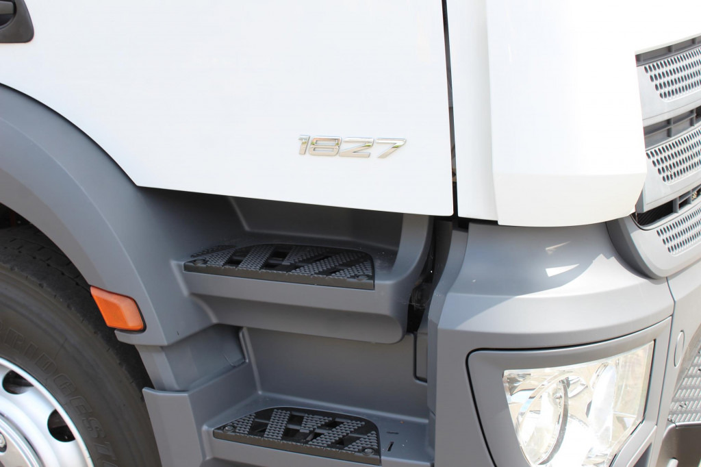 Mercedes-Benz Antos 1827 E6 CS 1050 LBW Seitentur - Camião frigorífico: foto 5 Mercedes-Benz Antos 1827 E6 CS 1050 LBW Seitentur - Camião frigorífico: foto 5