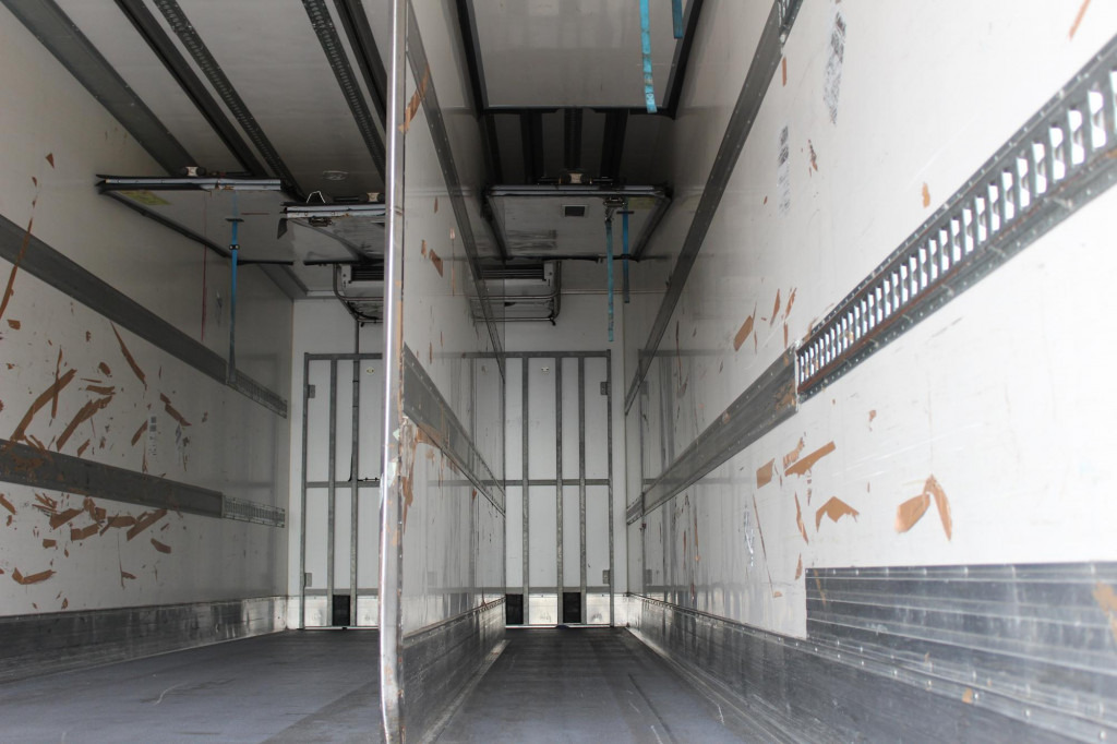 Mercedes-Benz Antos 2536 E6 CS 1250Mt Tri-temp LBW TW ATP - Camião frigorífico: foto 4 Mercedes-Benz Antos 2536 E6 CS 1250Mt Tri-temp LBW TW ATP - Camião frigorífico: foto 4