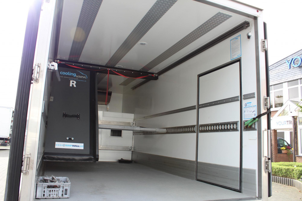Mercedes-Benz Atego 1024 E6 TK T-1000R Strom Tür+LBW Nur 85Tkm - Camião frigorífico: foto 2 Mercedes-Benz Atego 1024 E6 TK T-1000R Strom Tür+LBW Nur 85Tkm - Camião frigorífico: foto 2