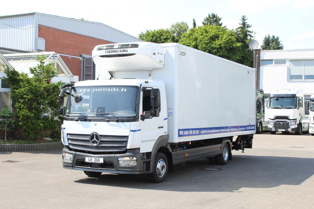Mercedes-Benz Atego 1221 E6  TK T-800 R   Strom   Türen+LBW - Camião frigorífico: foto 1 Mercedes-Benz Atego 1221 E6  TK T-800 R   Strom   Türen+LBW - Camião frigorífico: foto 1