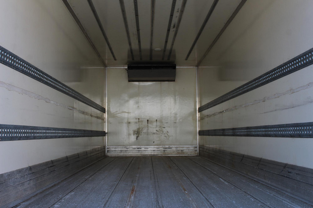 Mercedes-Benz Atego 1221 TK T-800R Tiefkühl Türen+LBW - Camião frigorífico: foto 3 Mercedes-Benz Atego 1221 TK T-800R Tiefkühl Türen+LBW - Camião frigorífico: foto 3