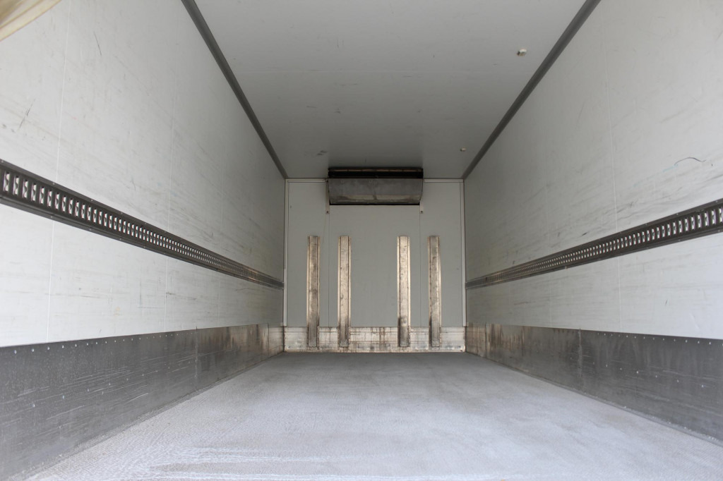 Mercedes-Benz Atego 1223 E6 TK T-800 R Strom LBW - Camião frigorífico: foto 2 Mercedes-Benz Atego 1223 E6 TK T-800 R Strom LBW - Camião frigorífico: foto 2