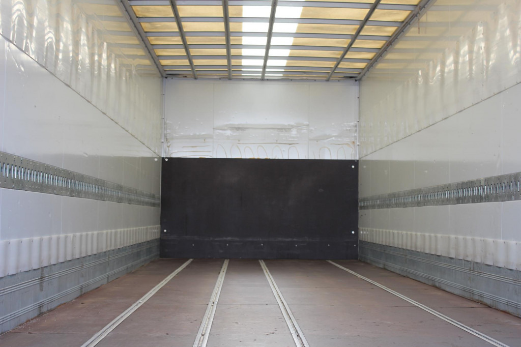 Mercedes-Benz Atego 1321 E6 Koffer Klima Kamera Schalter LBW - Camião furgão: foto 3 Mercedes-Benz Atego 1321 E6 Koffer Klima Kamera Schalter LBW - Camião furgão: foto 3