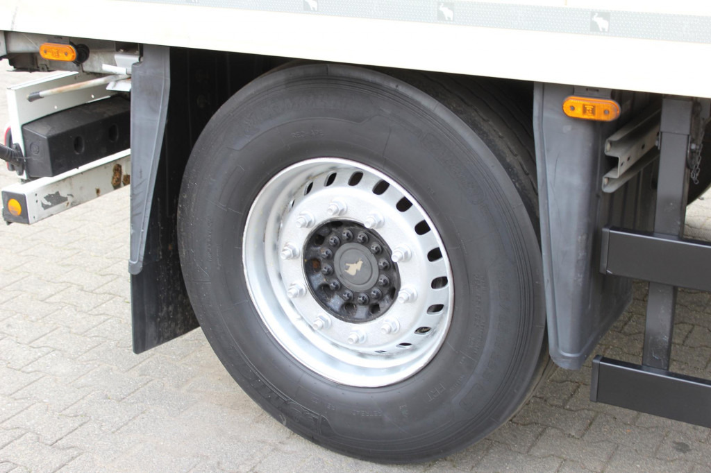 SCHMITZ TK SLX 100 Strom Aluboden FRC - Reboque frigorífico: foto 5 SCHMITZ TK SLX 100 Strom Aluboden FRC - Reboque frigorífico: foto 5