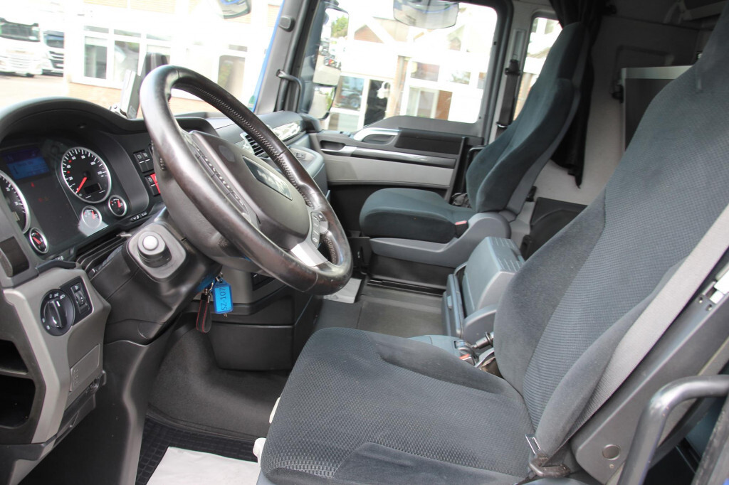 MAN TGX 18.520 E6 XXL D38 Retarder 2 Tank - Tractor: foto 3 MAN TGX 18.520 E6 XXL D38 Retarder 2 Tank - Tractor: foto 3