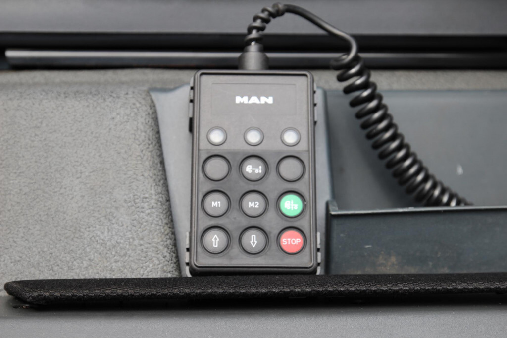 MAN TGX 18.520 E6 XXL D38 Retarder 2 Tank - Tractor: foto 2 MAN TGX 18.520 E6 XXL D38 Retarder 2 Tank - Tractor: foto 2