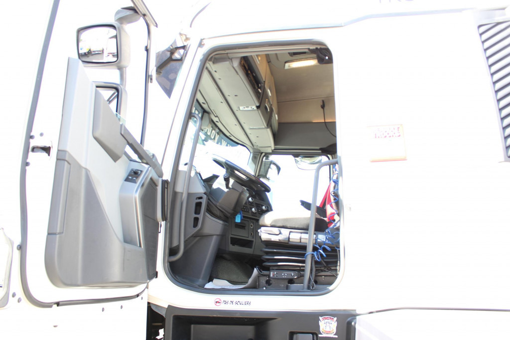 Renault T 520 E6 High Sleeper Retarder 2Tank Standklima - Tractor: foto 4 Renault T 520 E6 High Sleeper Retarder 2Tank Standklima - Tractor: foto 4