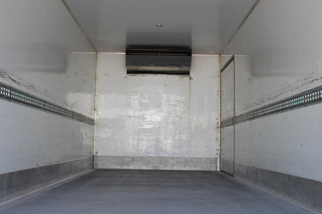 Volvo FL 260 E6 TK T800R 16t Strom Türen+LBW FRC - Camião frigorífico: foto 2 Volvo FL 260 E6 TK T800R 16t Strom Türen+LBW FRC - Camião frigorífico: foto 2