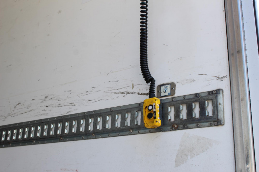 Volvo FL 260 E6 TK T800R 16t Strom Türen+LBW FRC - Camião frigorífico: foto 3 Volvo FL 260 E6 TK T800R 16t Strom Türen+LBW FRC - Camião frigorífico: foto 3