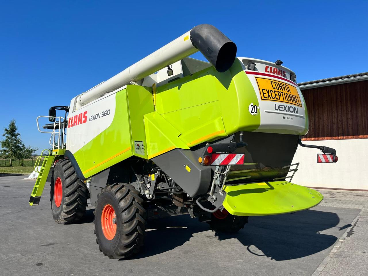 CLAAS Lexion 550 mit Schneidwerk V750, mit 3D, Baujahr 2009, guter gepflegter Zustand - Ceifeira debulhadora: foto 4 CLAAS Lexion 550 mit Schneidwerk V750, mit 3D, Baujahr 2009, guter gepflegter Zustand - Ceifeira debulhadora: foto 4