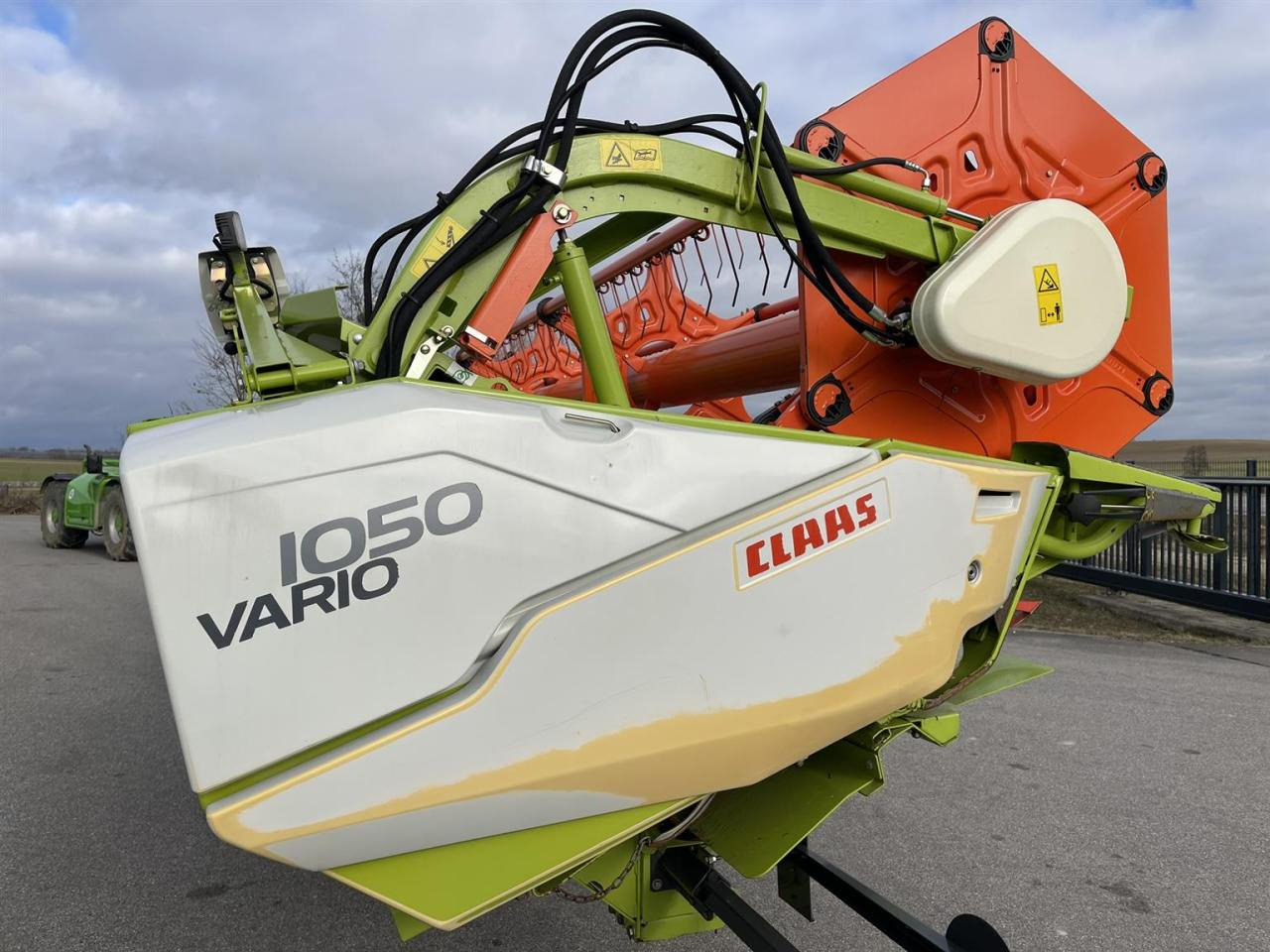CLAAS Schneidwerk Claas Vario V1050, ca. 1600ha, LED Laser, Bj. 2016 - Plataforma para colheitadeira: foto 3 CLAAS Schneidwerk Claas Vario V1050, ca. 1600ha, LED Laser, Bj. 2016 - Plataforma para colheitadeira: foto 3