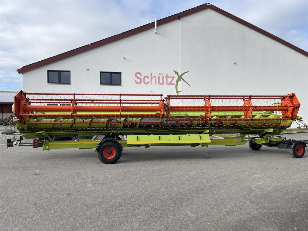 CLAAS Schneidwerk Claas Vario V1050, ca. 1600ha, LED Laser, Bj. 2016 - Plataforma para colheitadeira: foto 1 CLAAS Schneidwerk Claas Vario V1050, ca. 1600ha, LED Laser, Bj. 2016 - Plataforma para colheitadeira: foto 1