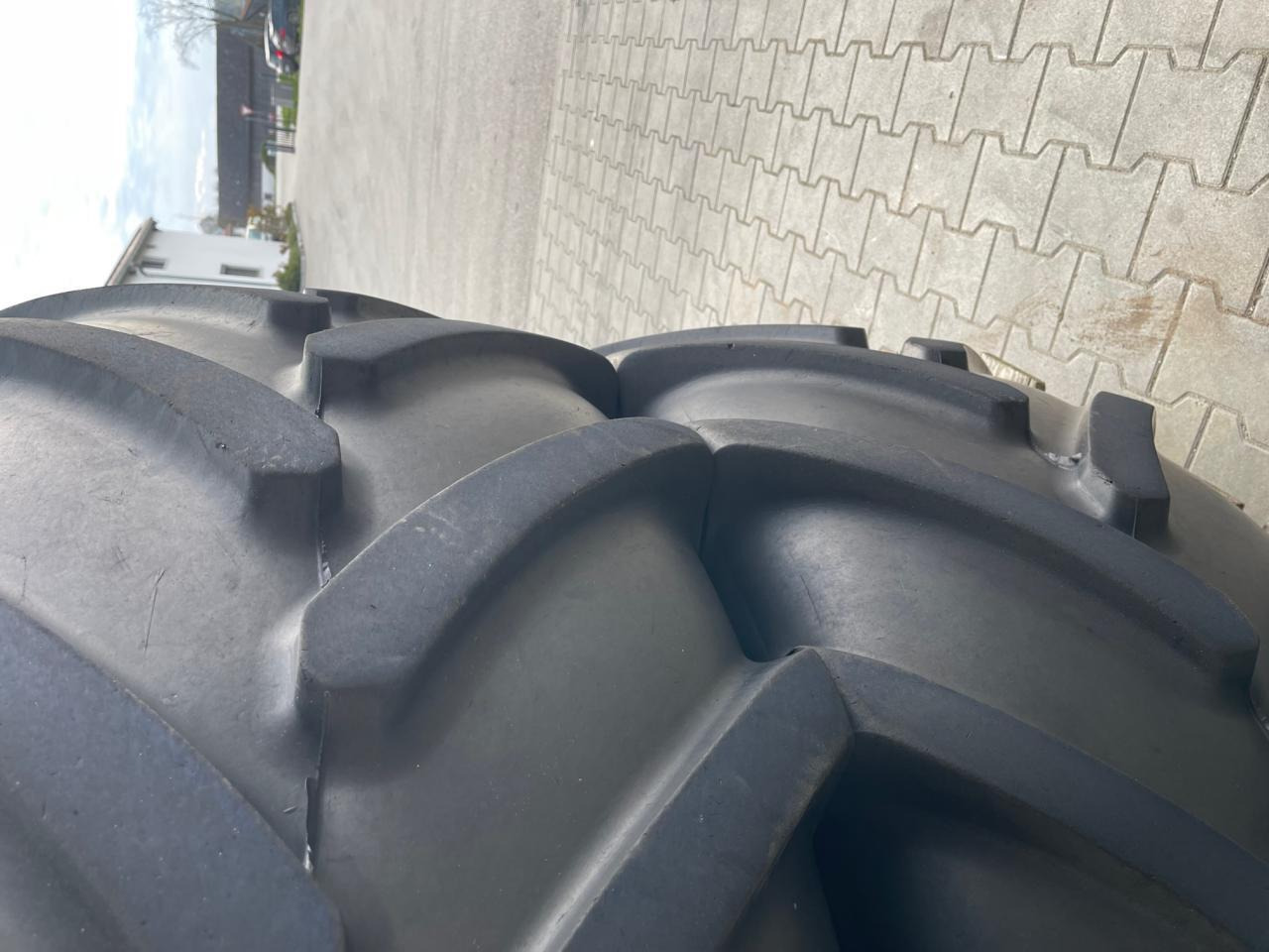 John Deere 6R250 Kompletträder 650/65 R42, Bridgestone Decken - Trator: foto 4 John Deere 6R250 Kompletträder 650/65 R42, Bridgestone Decken - Trator: foto 4