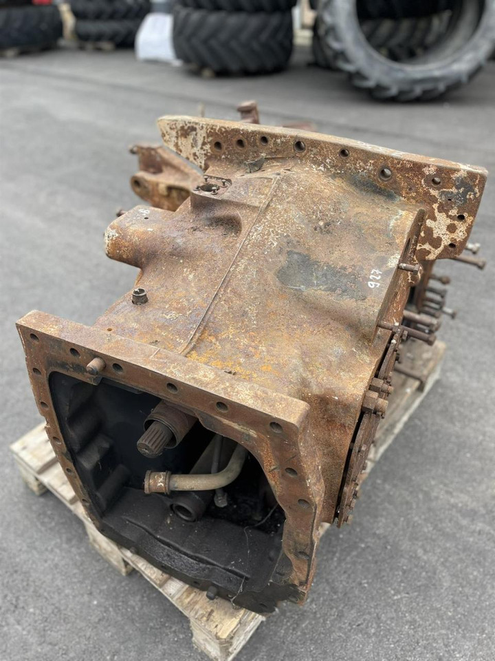 Fendt 900er Vario Serie Kupplungsgehäuse 945100050050 - Peça de reposição: foto 1 Fendt 900er Vario Serie Kupplungsgehäuse 945100050050 - Peça de reposição: foto 1