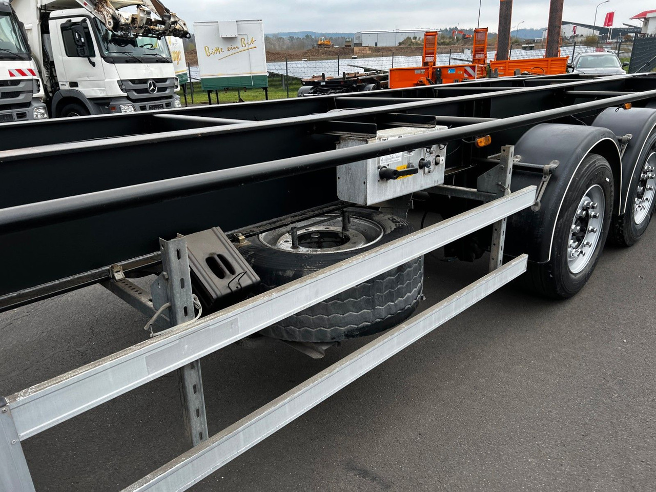 H&W 3- Achs Auflieger für Presscontainer H&W 3- Achs Auflieger für Presscontainer - Semi-reboque transportador de contêineres/ Caixa móvel: foto 5 H&W 3- Achs Auflieger für Presscontainer H&W 3- Achs Auflieger für Presscontainer - Semi-reboque transportador de contêineres/ Caixa móvel: foto 5