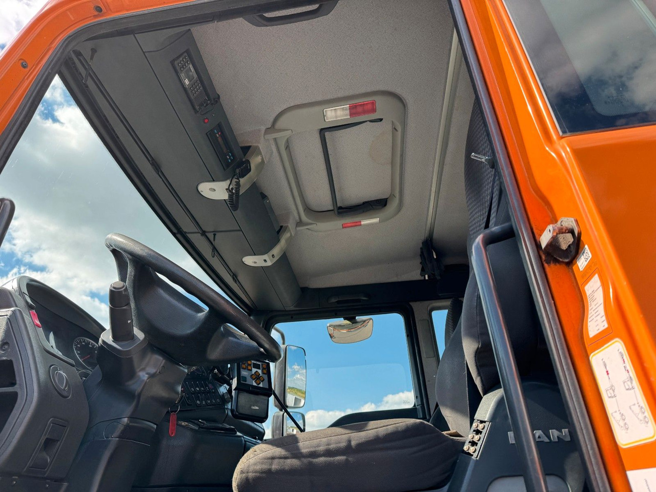 MAN TGA 18.350 4x4 Meiler Abroller RK 14.45 Winterd. - Camião polibenne: foto 5 MAN TGA 18.350 4x4 Meiler Abroller RK 14.45 Winterd. - Camião polibenne: foto 5